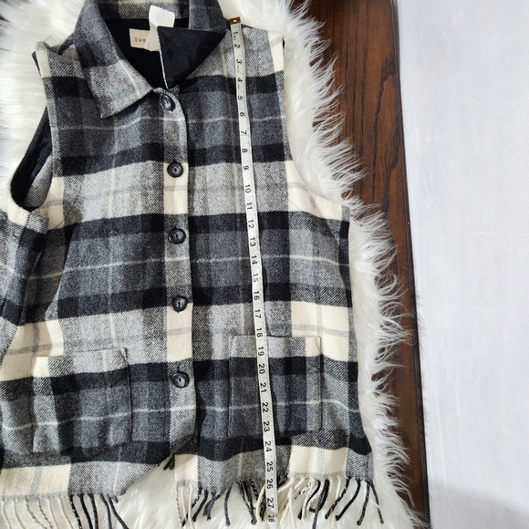 Sweet Jessie Vintage Gray and Ivory Wool Blend Fringe Vest, Size Large - Picture 8 of 8